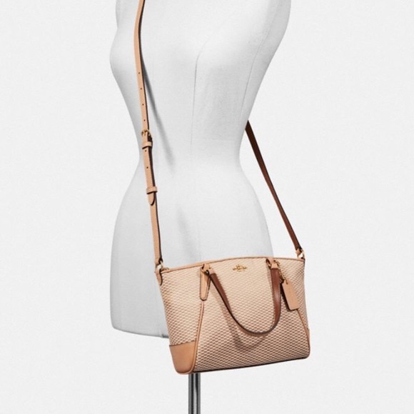 ❌SOLD❌ 🆕🌸🌼COACH MINI KELSEY SATCHEL🌸🌼 - Picture 2 of 7